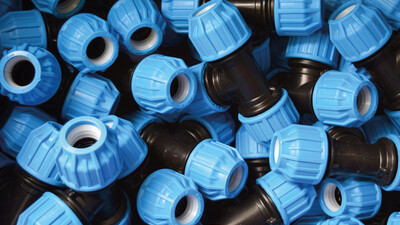 Water pipe fittings for pressurised pipes