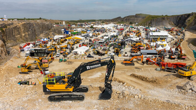 Hillhead quarry show excavators